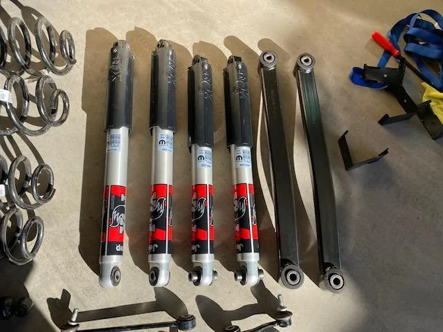 Jeep Gladiator Rubicon take off suspension with Jeep crate $250 IMG_3917