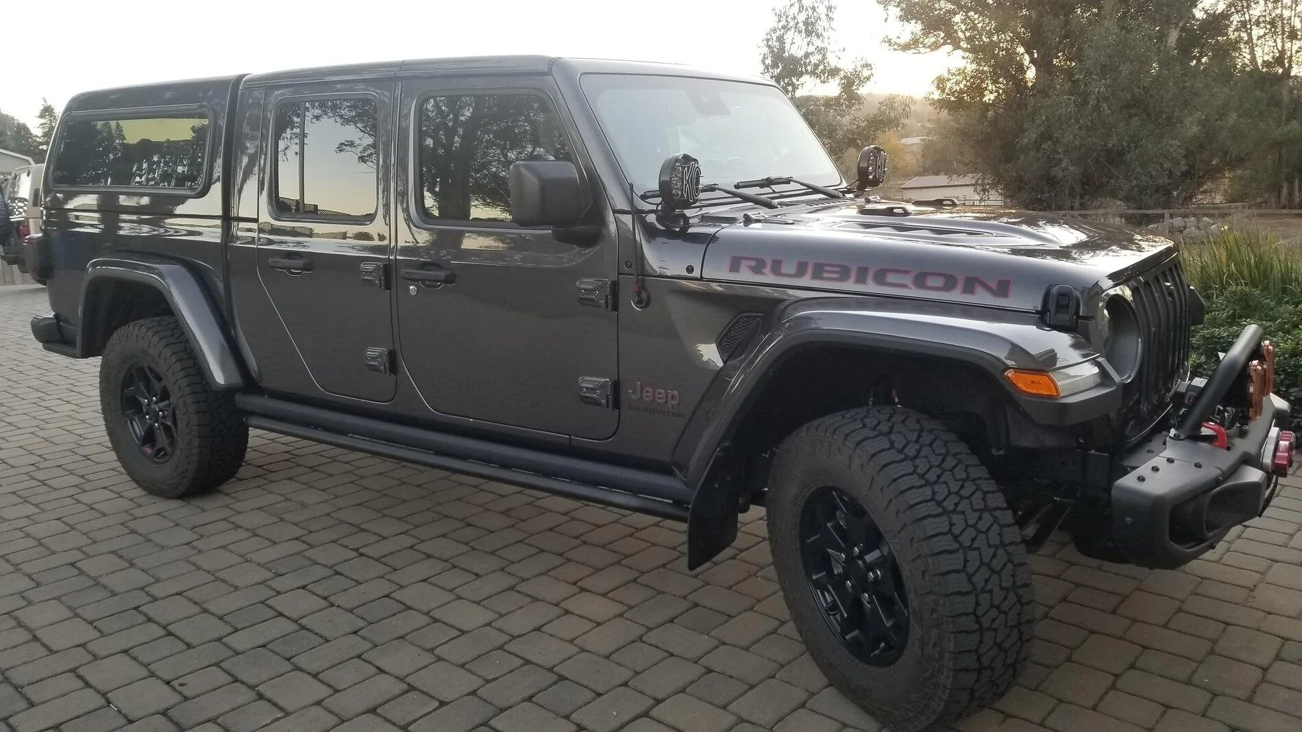 Jeep Gladiator A.R.E. Granite Crystal CX Cap Installed! 20201124_163835