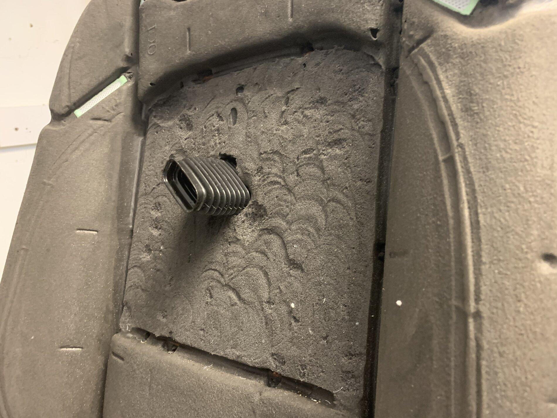 Jeep Gladiator Degreez Heated and Cooled seat install with Katzkins leather 80FD882A-BDD7-4FBE-AC9A-C09D4958BC27