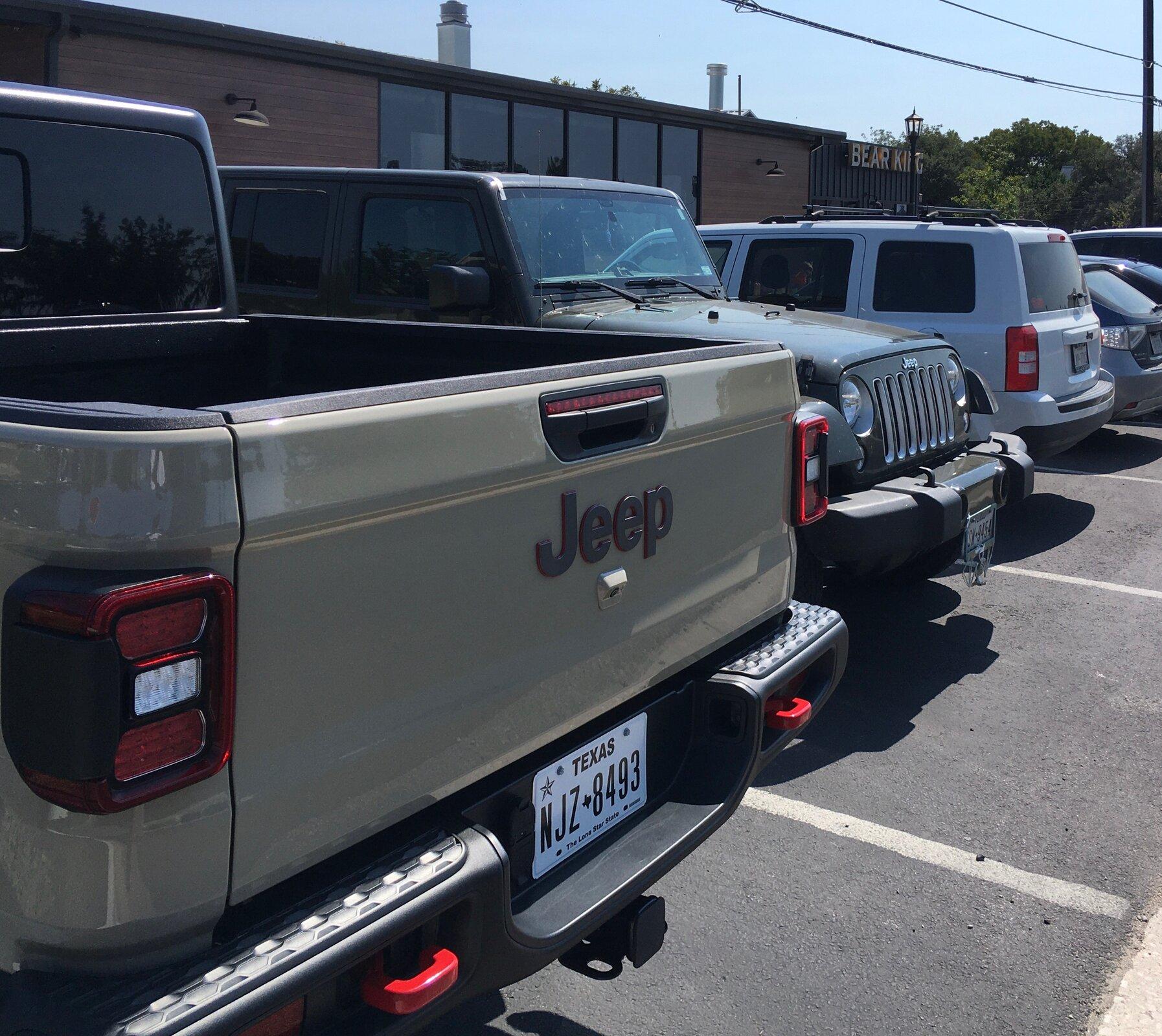 Jeep Gladiator Jeeps Parking Next To Jeeps IMG_4692