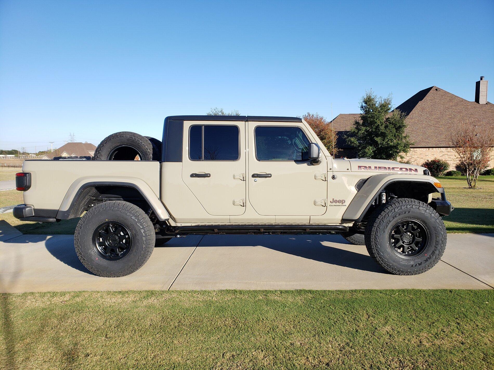 Jeep Gladiator Gladiators on Mopar 2" Lift Kit 20201117_155224