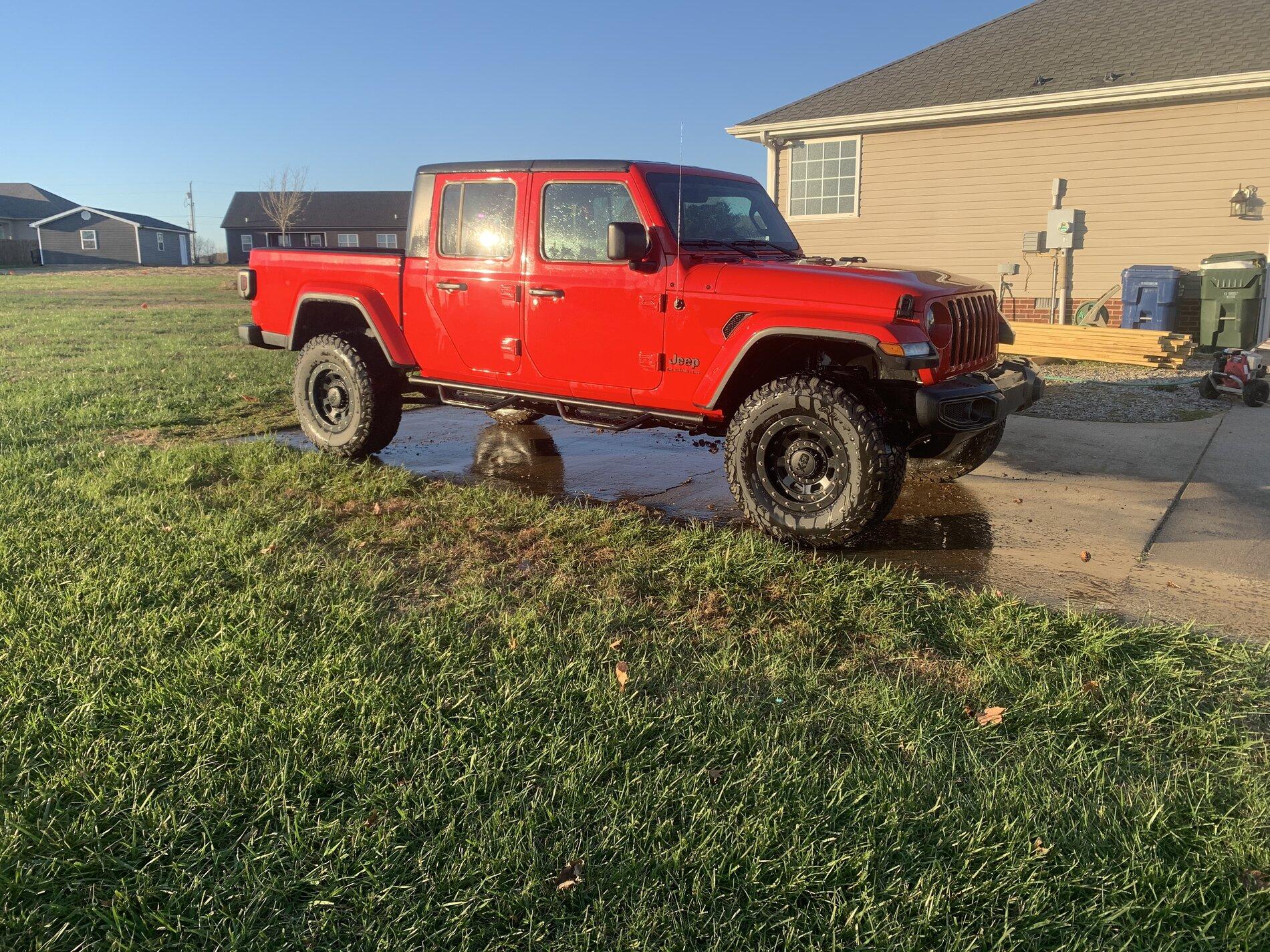 Jeep Gladiator Thanksgiving 6B3F1EA6-3CB7-4753-B4CC-EF9448B9D6F9