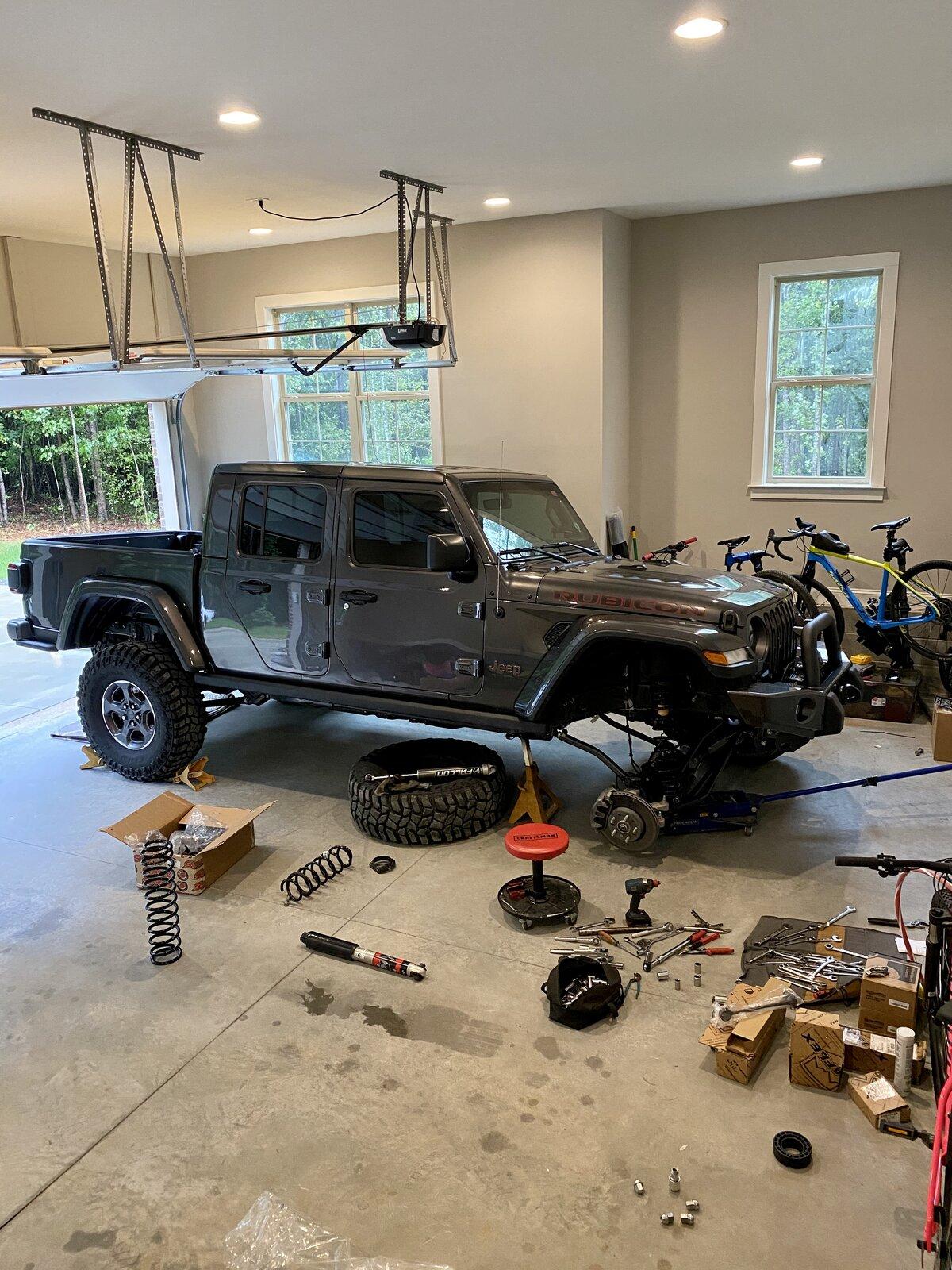 Jeep Gladiator cost of  your lift  and 37s 39B70AFF-33D3-4C83-932B-10C57333942E