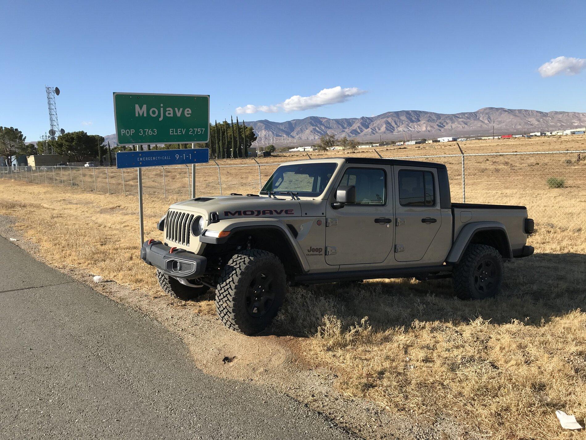Jeep Gladiator MOJAVE Edition Gladiator JT Club ADE7813D-6D79-47C3-A858-9D81C61D1E1F