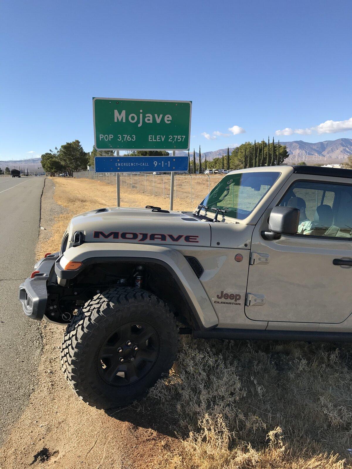 Jeep Gladiator GOBI Gladiator JT Club 5E66F4AA-B848-4FD9-9CBE-2A7BA2017AF8
