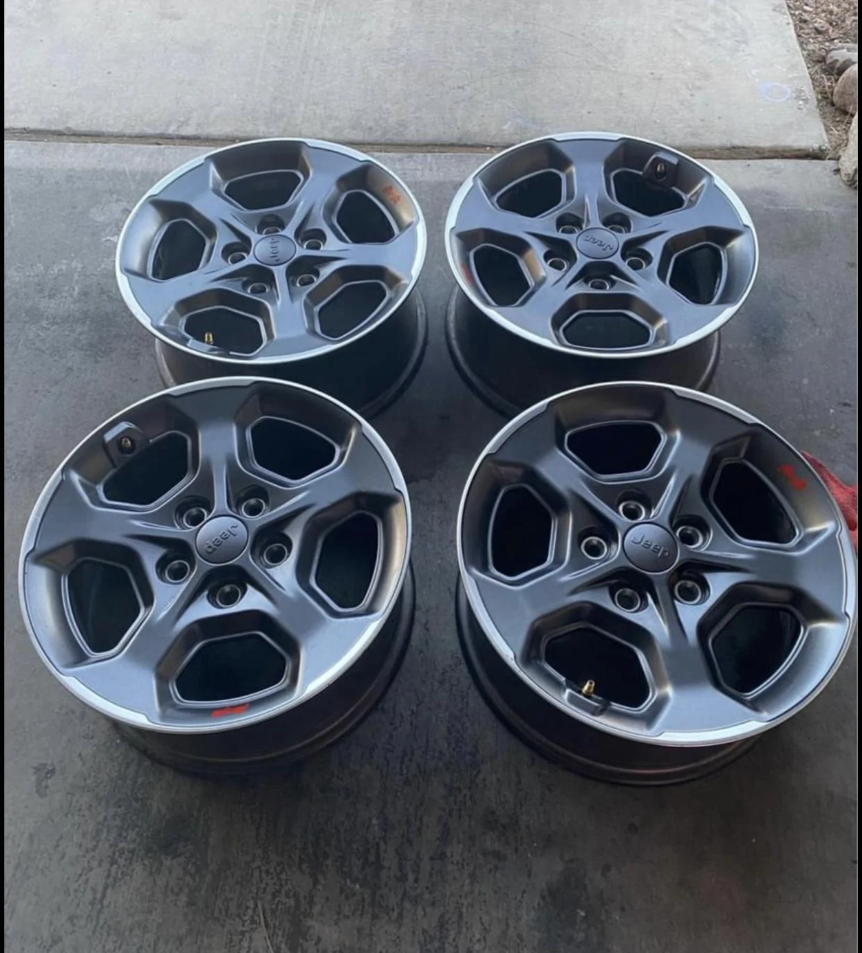 Jeep Gladiator Rubicon Wheels - 400$ F22A0A8F-B1B6-4B6A-96F1-7915517A359B