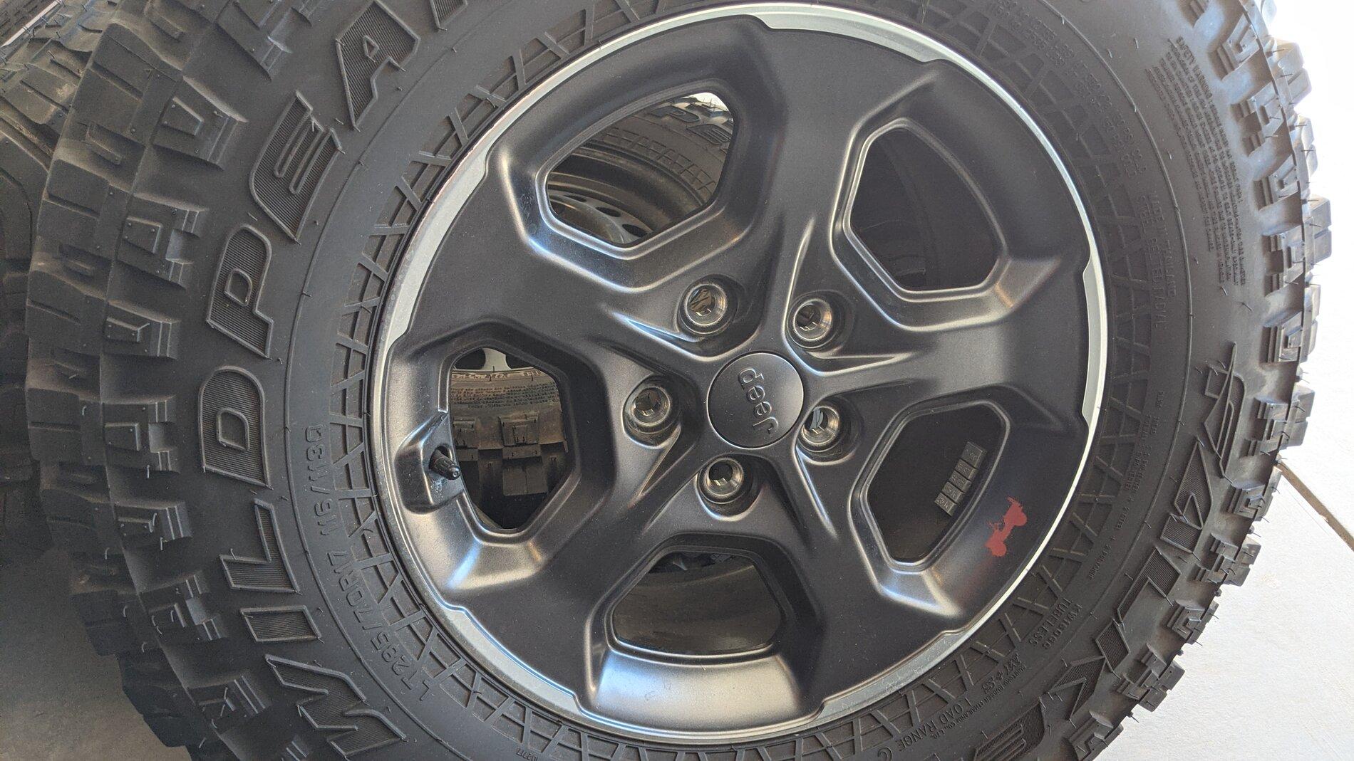 Jeep Gladiator Rubicon Takeoff Wheels + MT Tires, TPMS and Spare included - $1000 PXL_20201128_194546629