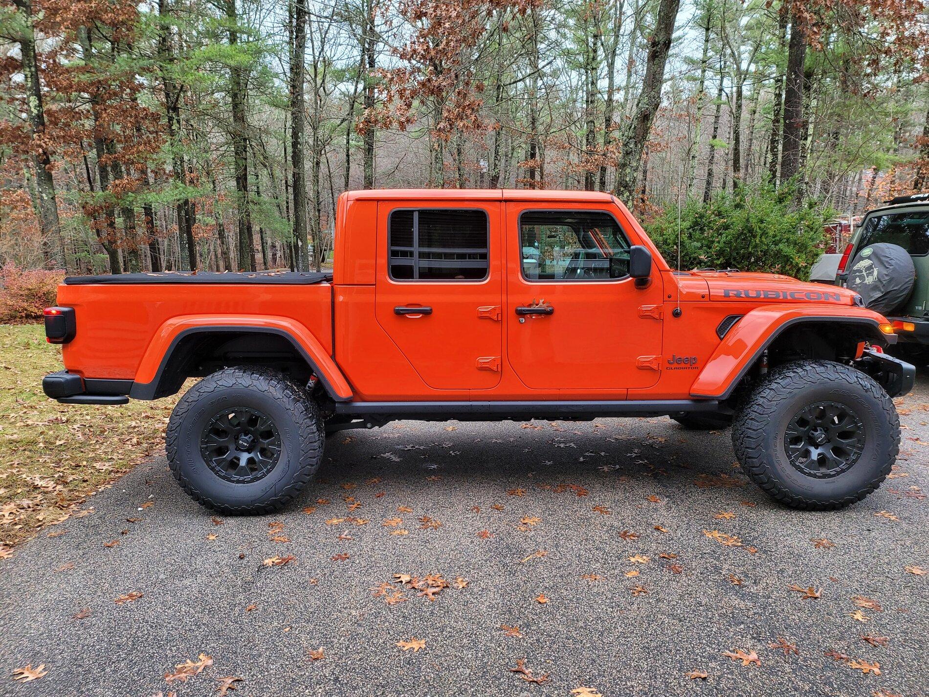 Jeep Gladiator PunkN 6 Speed Loaded Rubi on 2.5" and 37s. Lease takeover. 20201127_145413