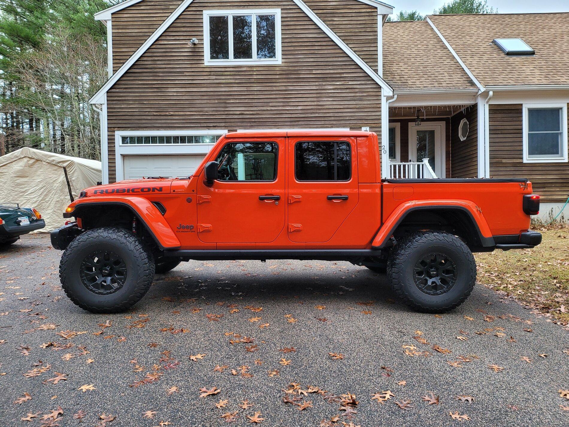 Jeep Gladiator PunkN 6 Speed Loaded Rubi on 2.5" and 37s. Lease takeover. 20201127_145351