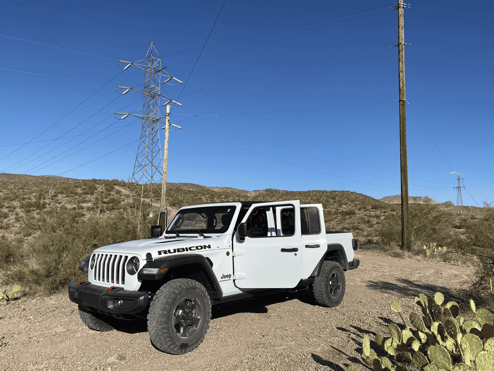 Jeep Gladiator BRIGHT WHITE Gladiator JT Club tempImagecYtlFG