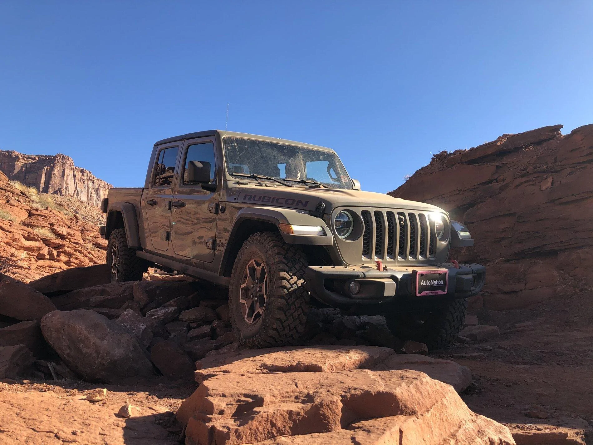 Jeep Gladiator Reaching Utah Monolith through Lockhart Basin IMG_8315