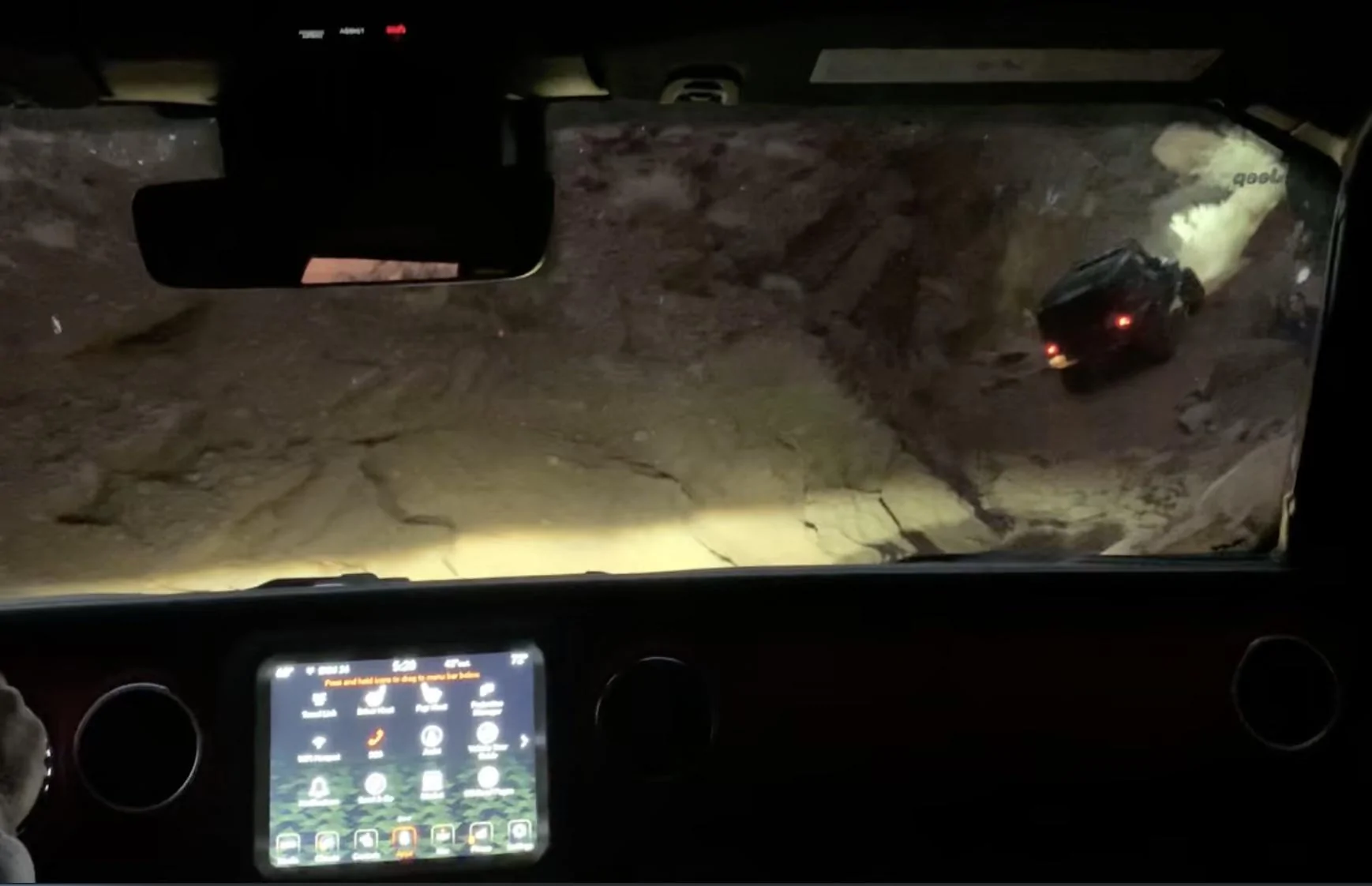 Jeep Gladiator Reaching Utah Monolith through Lockhart Basin Lockhart2