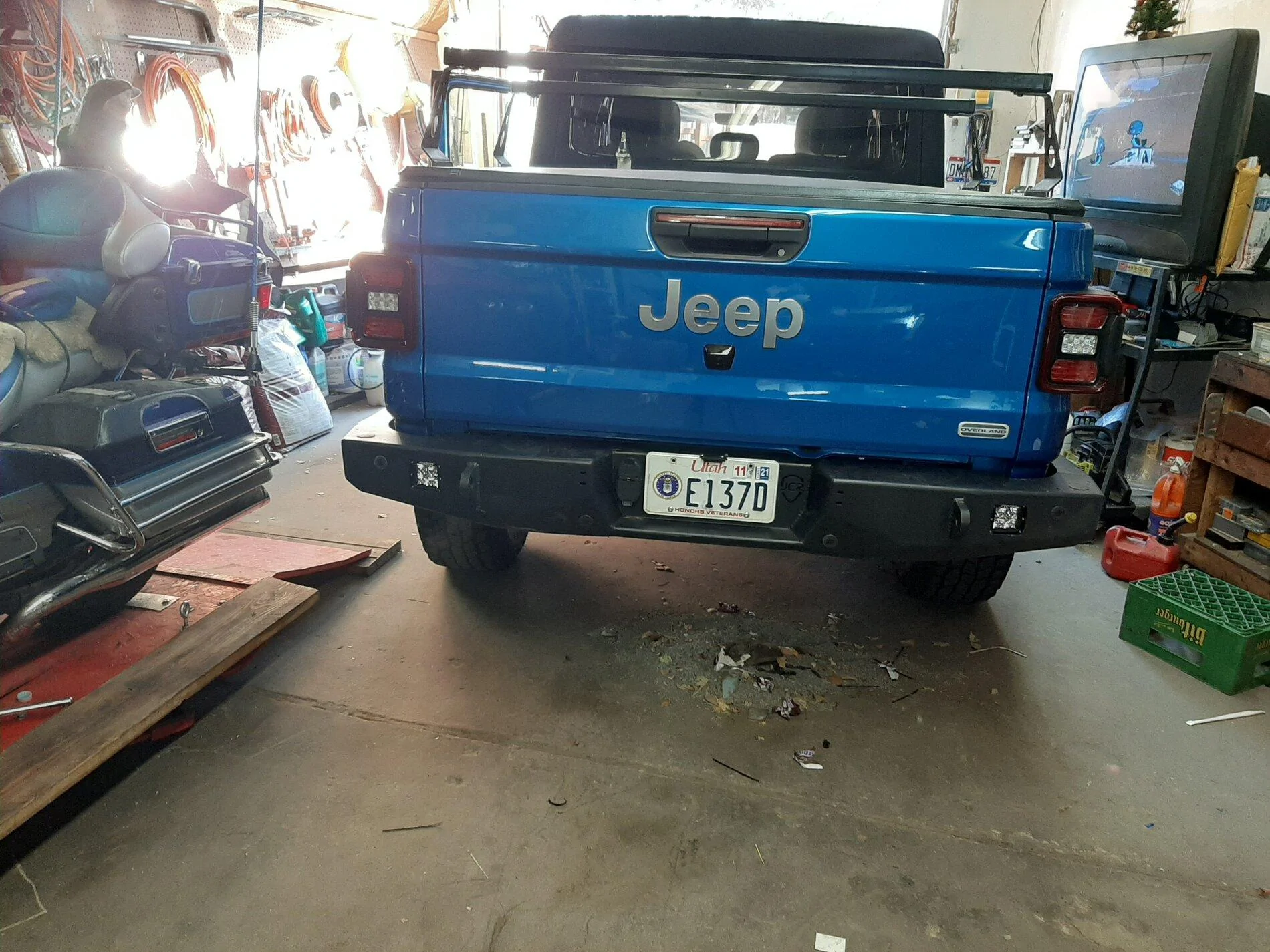Jeep Gladiator Gladiator dual swing rear bumper prototype renderings. 20201129_152525