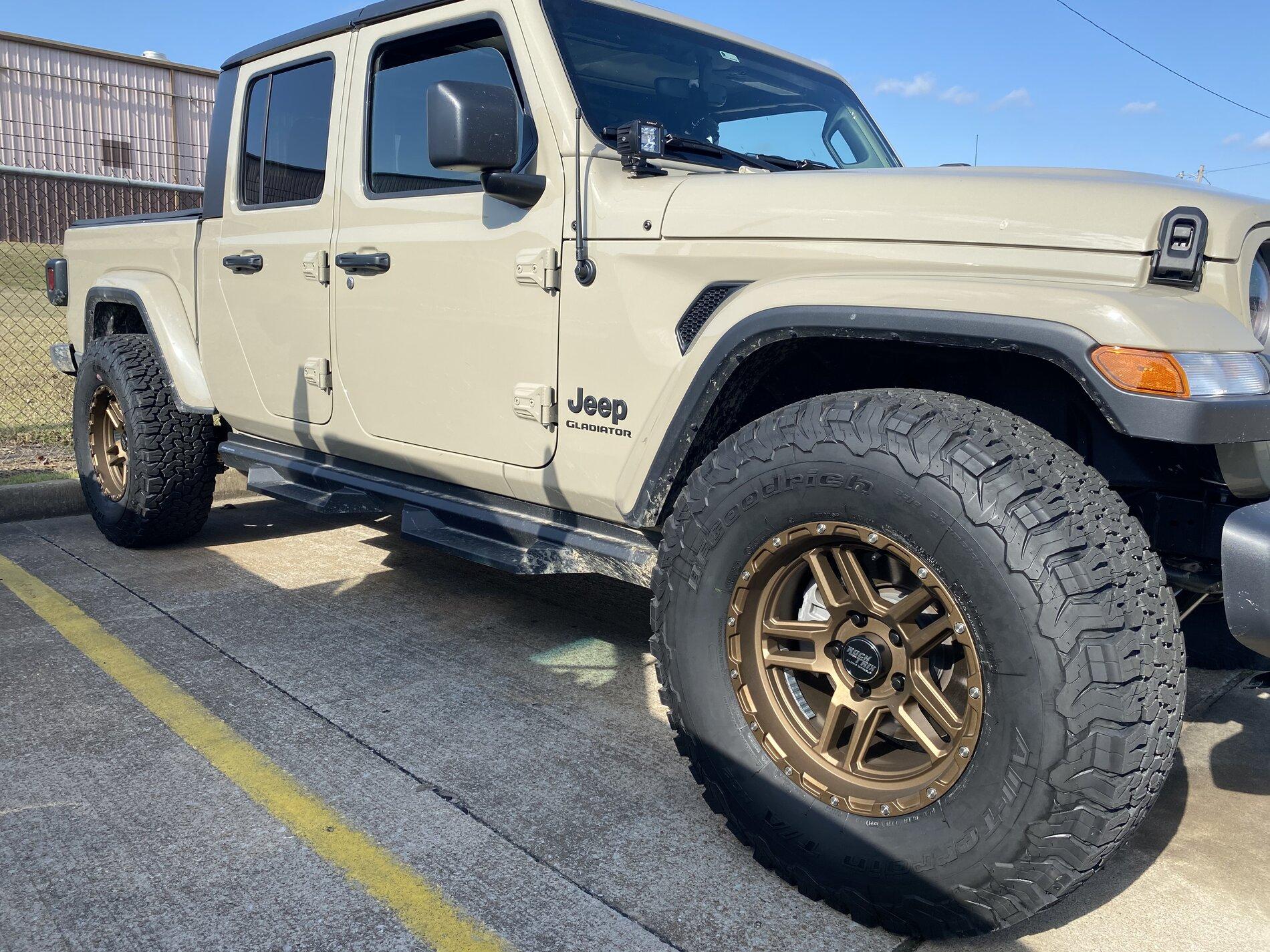 Jeep Gladiator GOBI Gladiator JT Club 54900F3C-DE45-4777-A3CF-63CA7ECD25F7