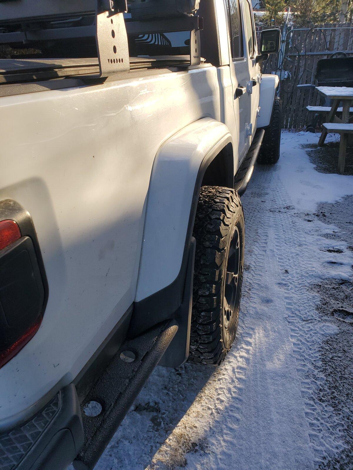 Jeep Gladiator Side steps/rails etc.   what are you all runnin ? 20201030_150455