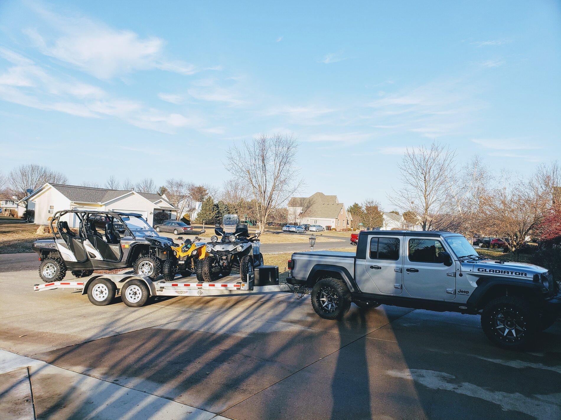 Jeep Gladiator MotorTrend 2021 Gladiator Review - Terrifying Towing? 20200223_164138