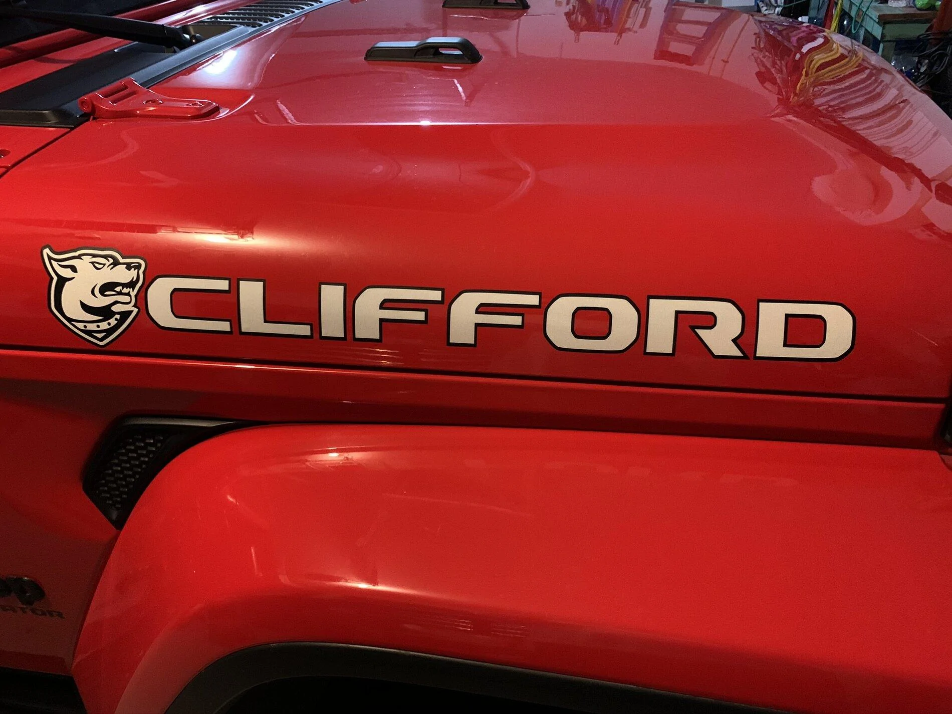 Jeep Gladiator Anyone done any kind of hood decal? FF046965-6E36-4C77-BC50-11587A846AAC