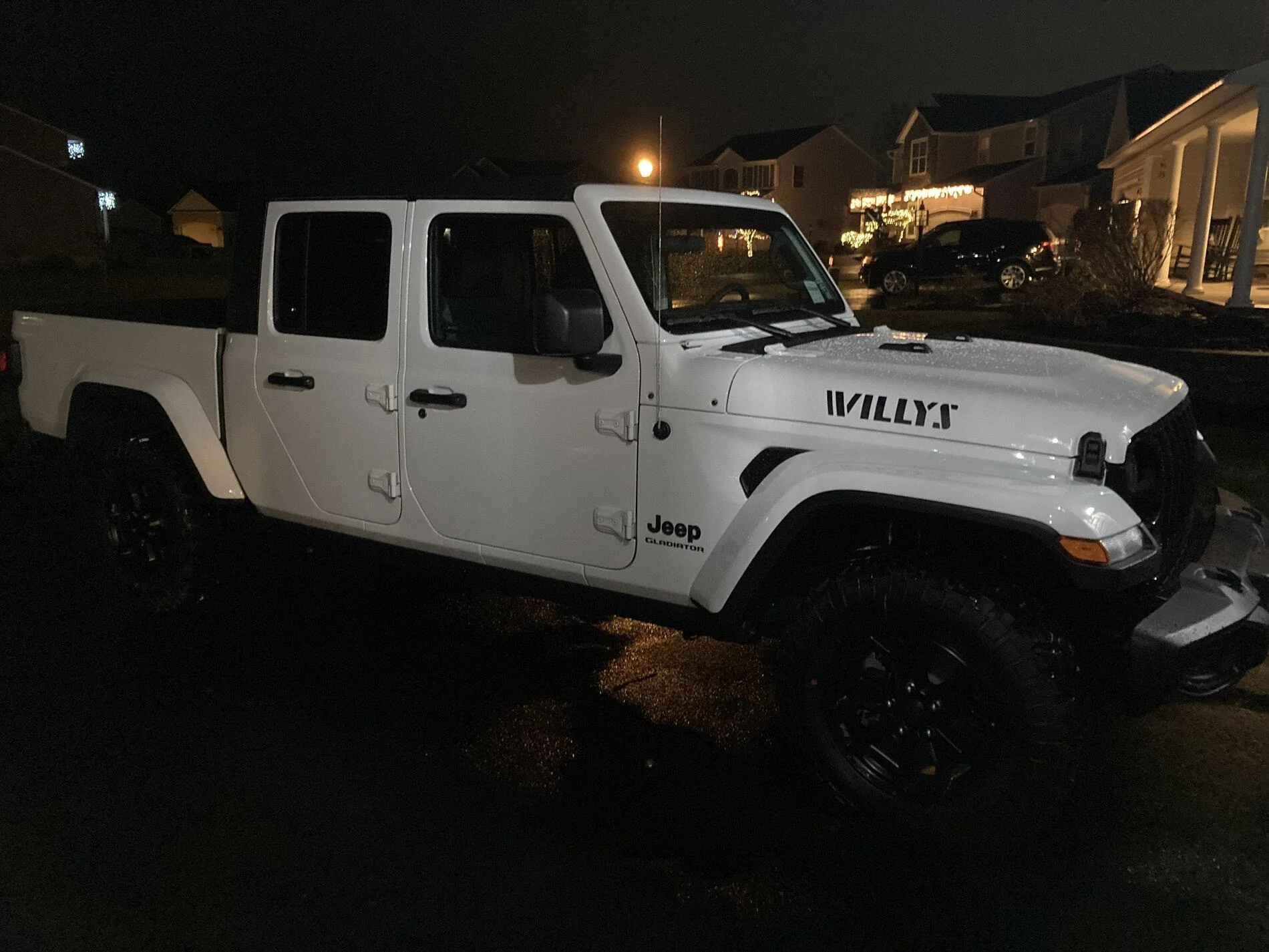 Jeep Gladiator BRIGHT WHITE Gladiator JT Club 5D51E7EE-E760-4AC4-B11D-24D7DBEE2BAF