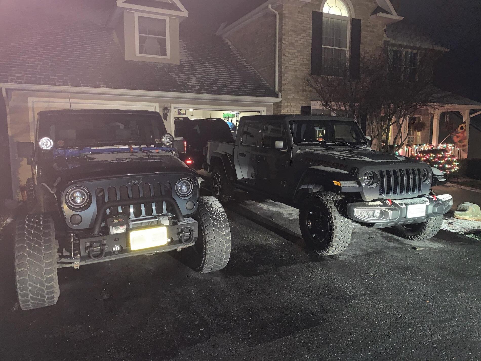 Jeep Gladiator Jeeps Parking Next To Jeeps IMG_20201201_214819