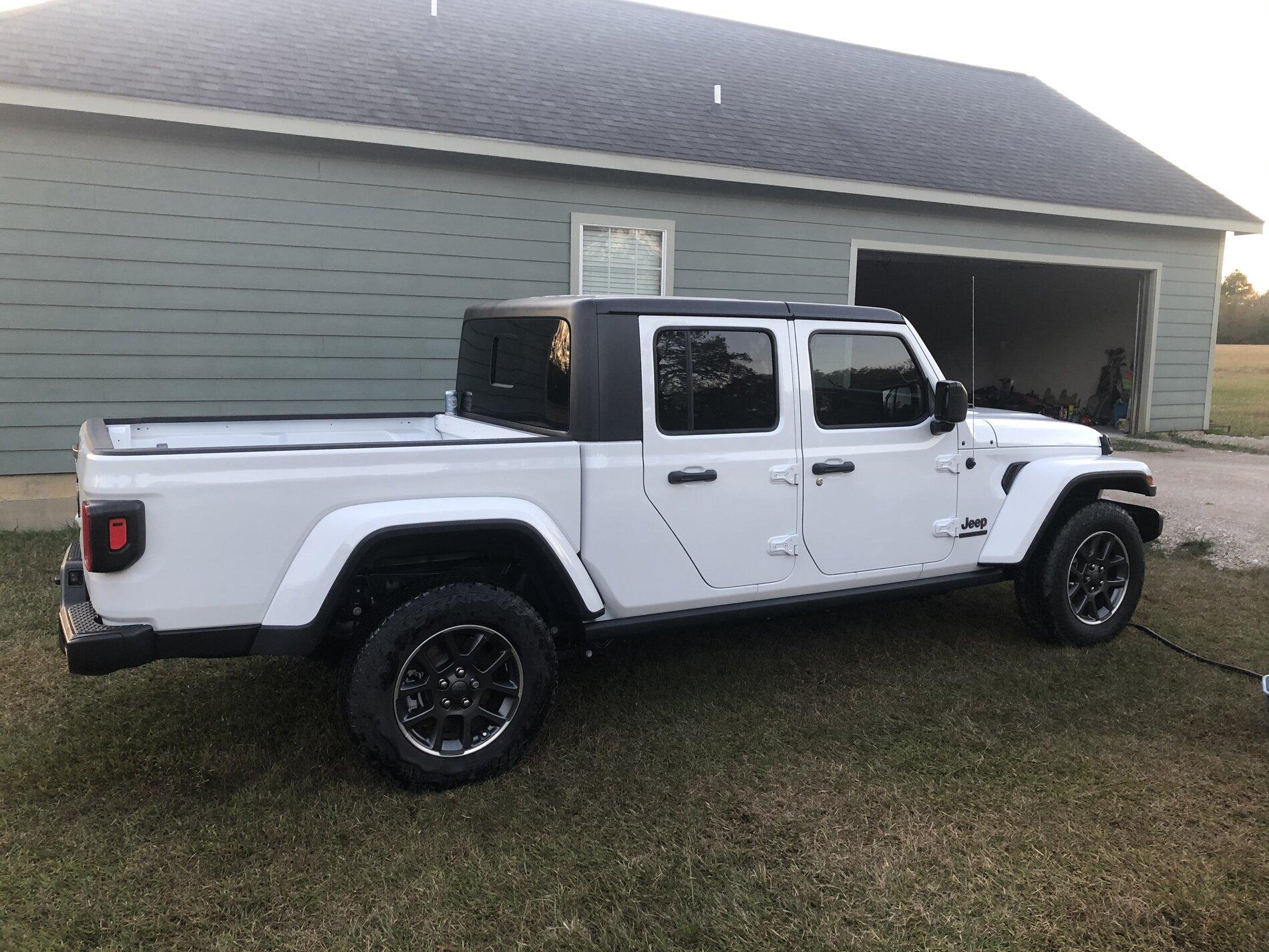 Jeep Gladiator 80TH ANNIVERSARY Edition Gladiator JT Club 25003552-D3EA-470C-ABE2-D931E91672BF