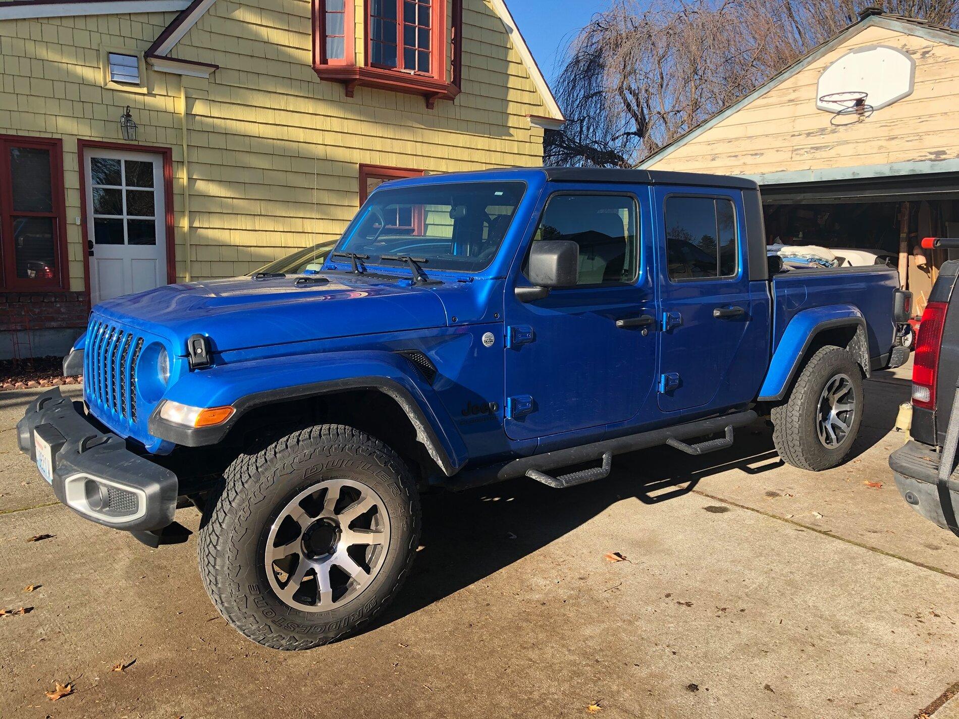 Jeep Gladiator Don't Need No Stinkin' Leveling Kit level