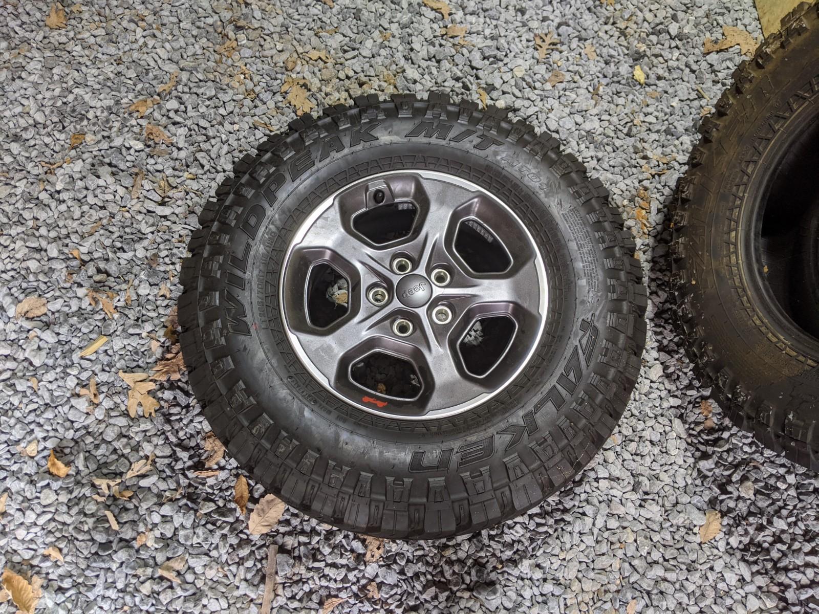 Jeep Gladiator Gladiator Rubicon Wheels, Tires, TPMS PXL_20201202_182608562
