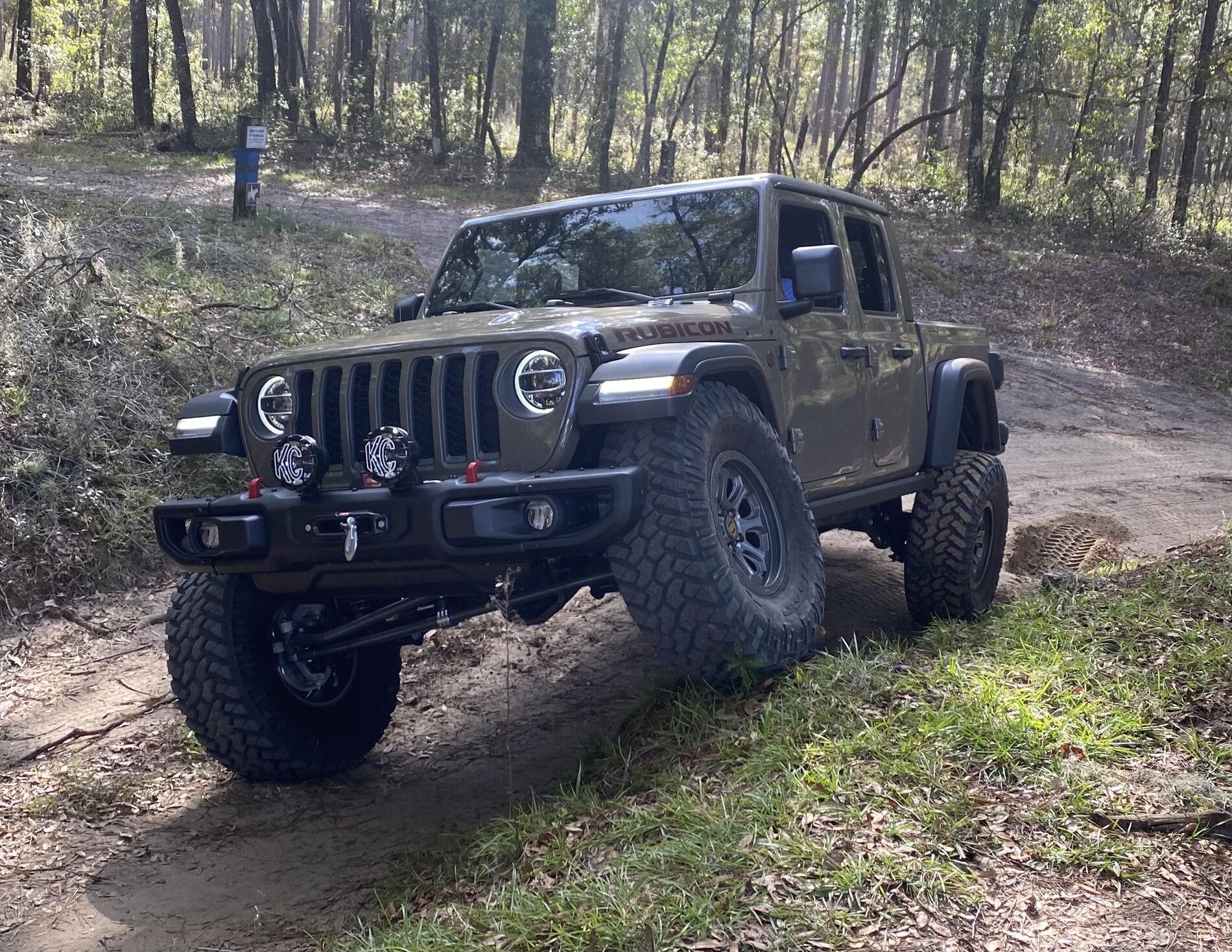 Jeep Gladiator GATOR Gladiator JT Club D6CDBBBD-2E0F-48D3-BB12-3D25AA6EB459