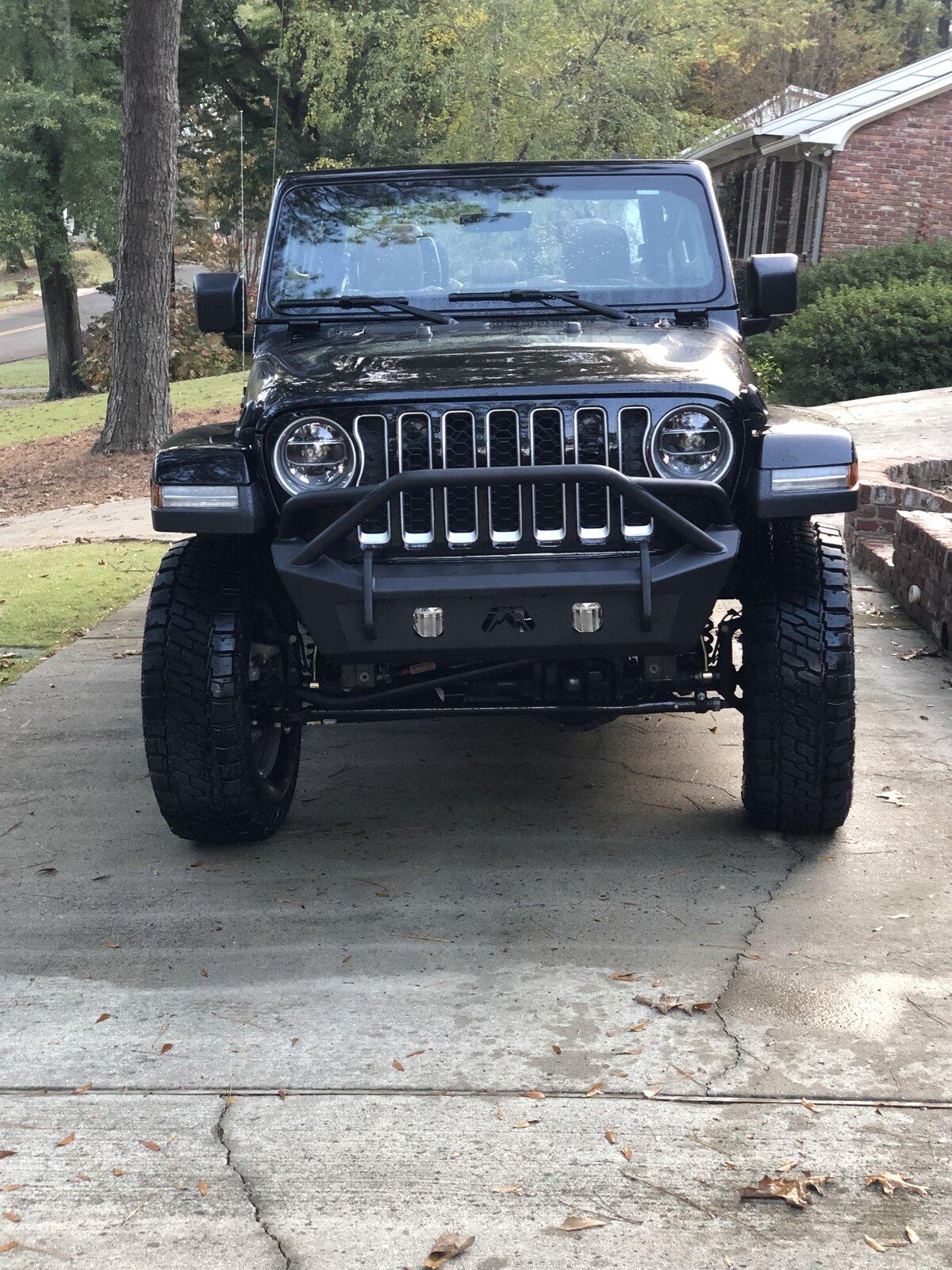 Jeep Gladiator Fab Fours Stubby Bumper Pre-Runner Guard JL18-B4752-1 -- Birmingham, AL 629D149D-53A2-4D99-A074-9FA1020F0EAC