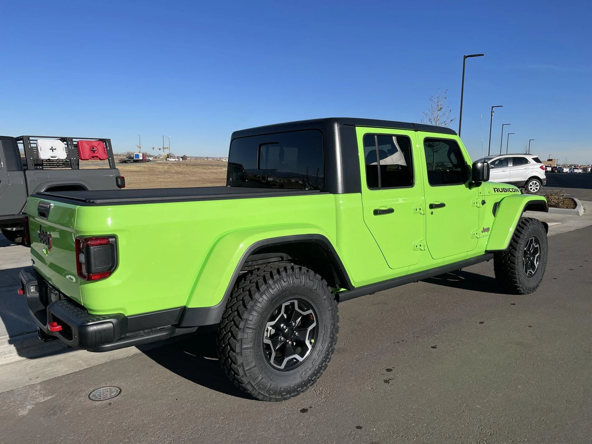 Jeep Gladiator Update, for sale: Finally getting Wrapped... Inozetek SuperGloss Acid Green Gladiator (updated with pictures) dfc1e8a0-62f0-469c-b98c-b290397cb4b2-jpeg