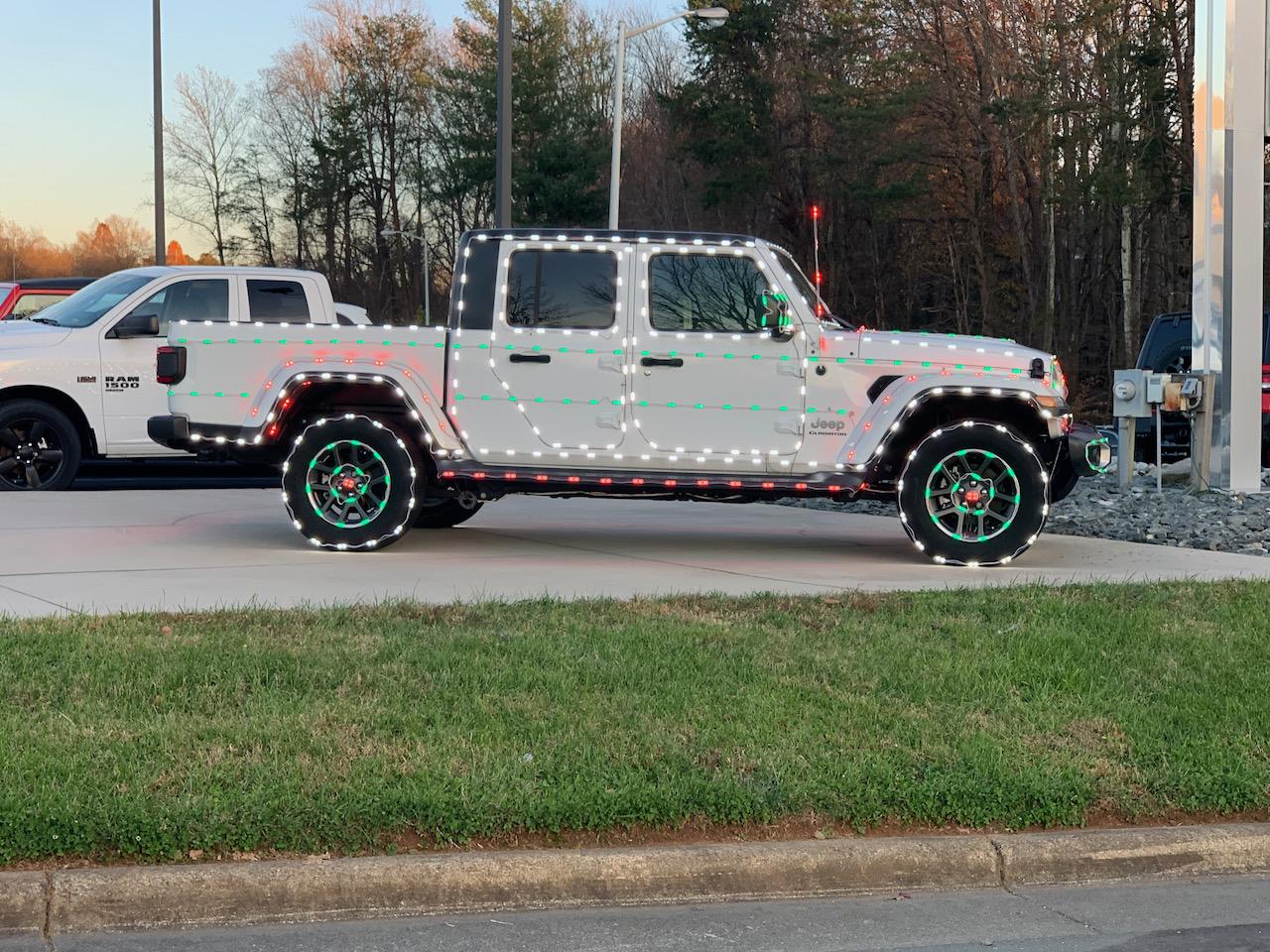 Jeep Gladiator Jeep Christmas Decorations??? IMG_3763