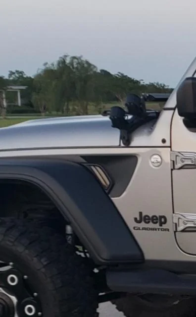 Jeep Gladiator Anyone "chopped" the Sport fenders? 20201204_154553