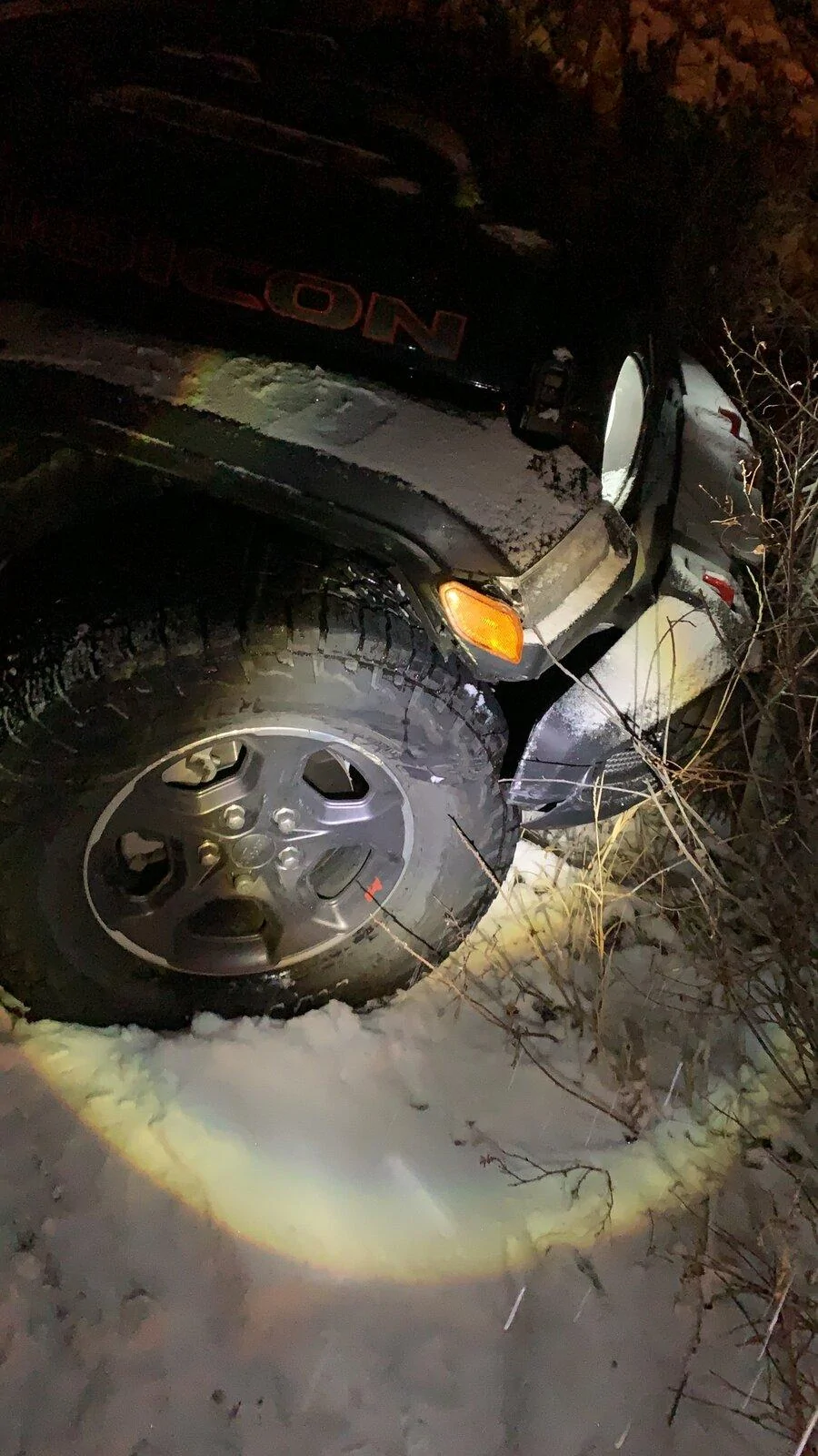 Jeep Gladiator JTR vs. 2000 PTRB 379 (Peterbilt Wrecker) 4F431B11-E9A7-4607-8985-B73C6AF42FCD