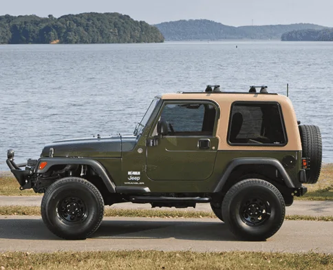 Jeep Gladiator Brown Hard Top 13B6F56E-FE71-4F39-BEC6-8075D0D5627F