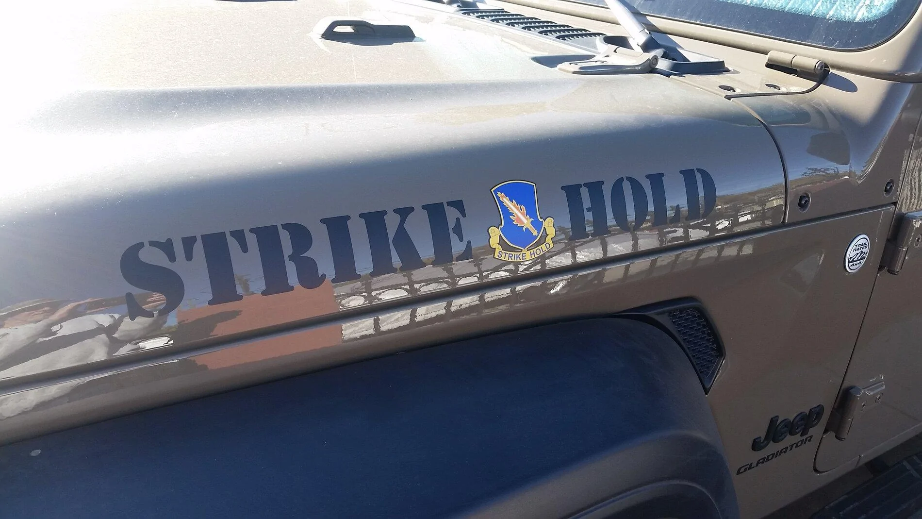 Jeep Gladiator Military Members hood_decal_installed1