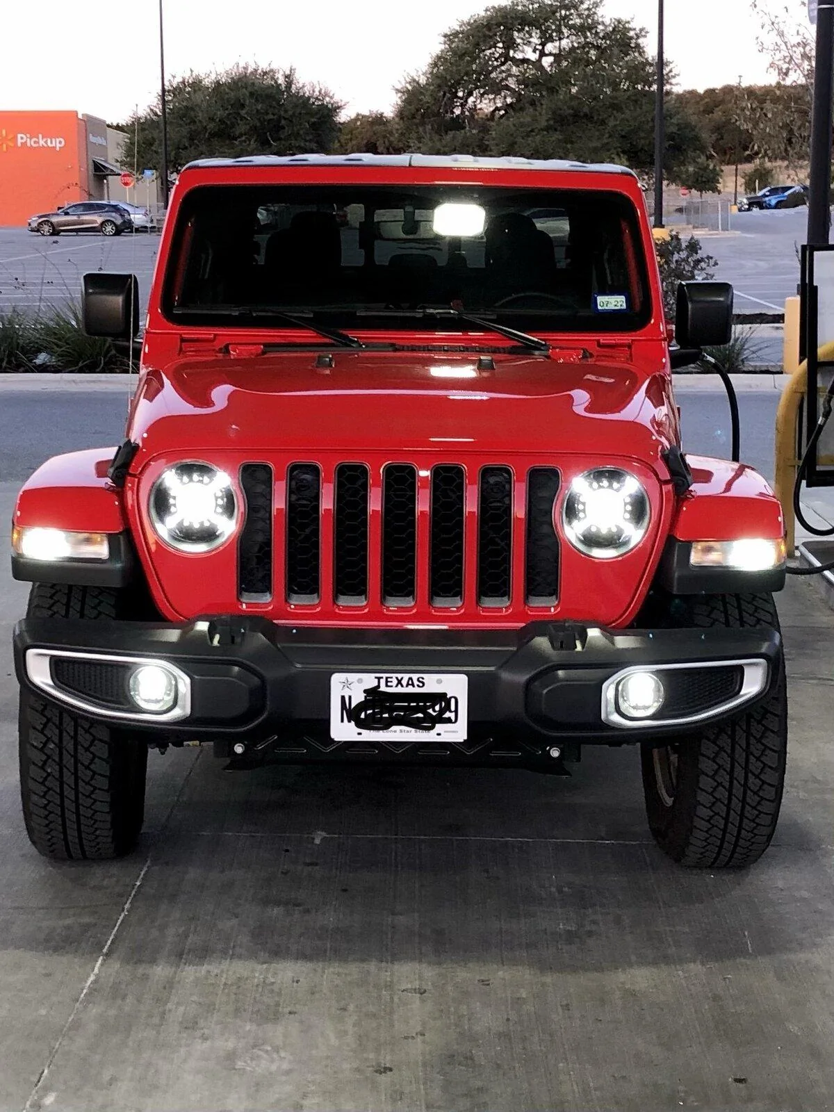 Jeep Gladiator Is the factory LED light upgrade worth it? F062E6B4-A2C2-414E-A2DA-CE45DDE123BA