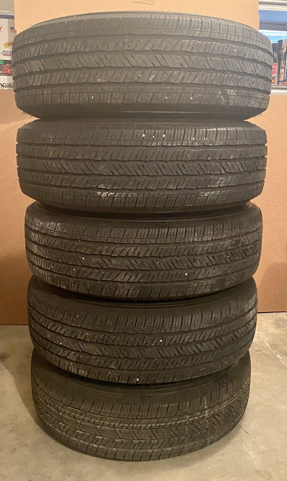 Jeep Gladiator Set of 5 Gladiator Overland wheels and tires $400 E21F49E6-EB12-4A87-A58F-A43A670487A6