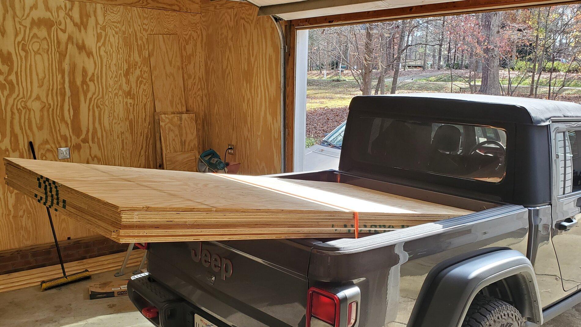 Jeep Gladiator Can a gladiator haul a whole sheet of plywood? 20201205_110744