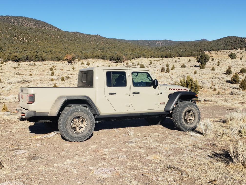 Jeep Gladiator GOBI Gladiator JT Club Mojave 12-5-20 1