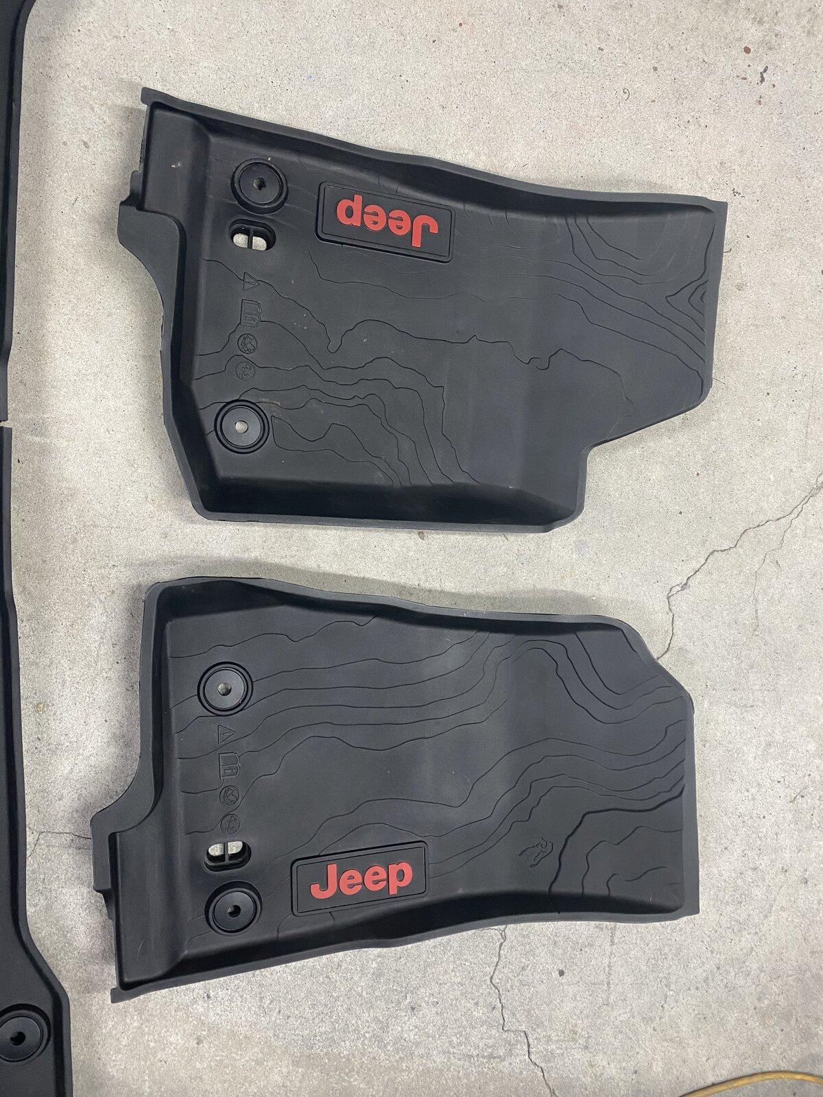 Jeep Gladiator Jeep Rubber Floor mats D5F4FA15-9F83-41CC-88C0-4CA36C417220