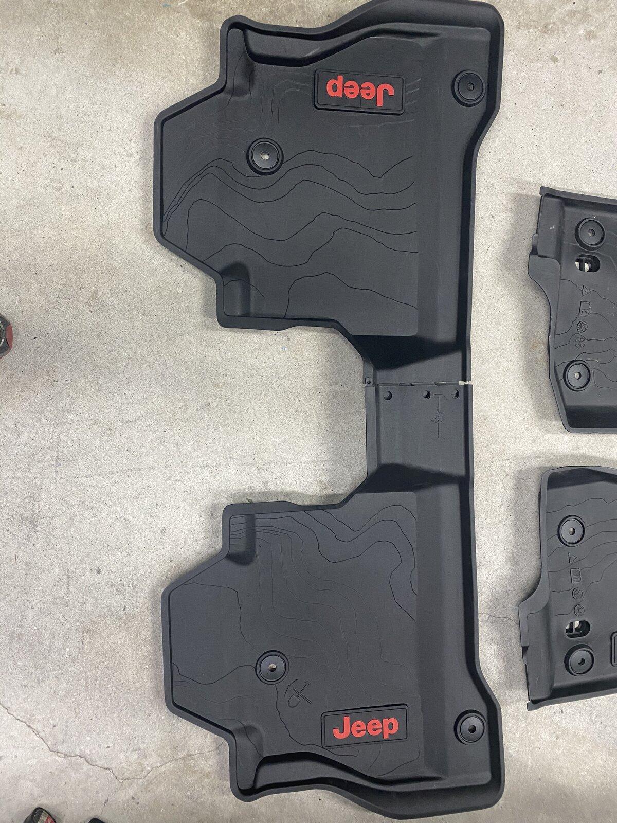 Jeep Gladiator Jeep Rubber Floor mats A526DC10-DC34-4906-88F5-C115F8C10035