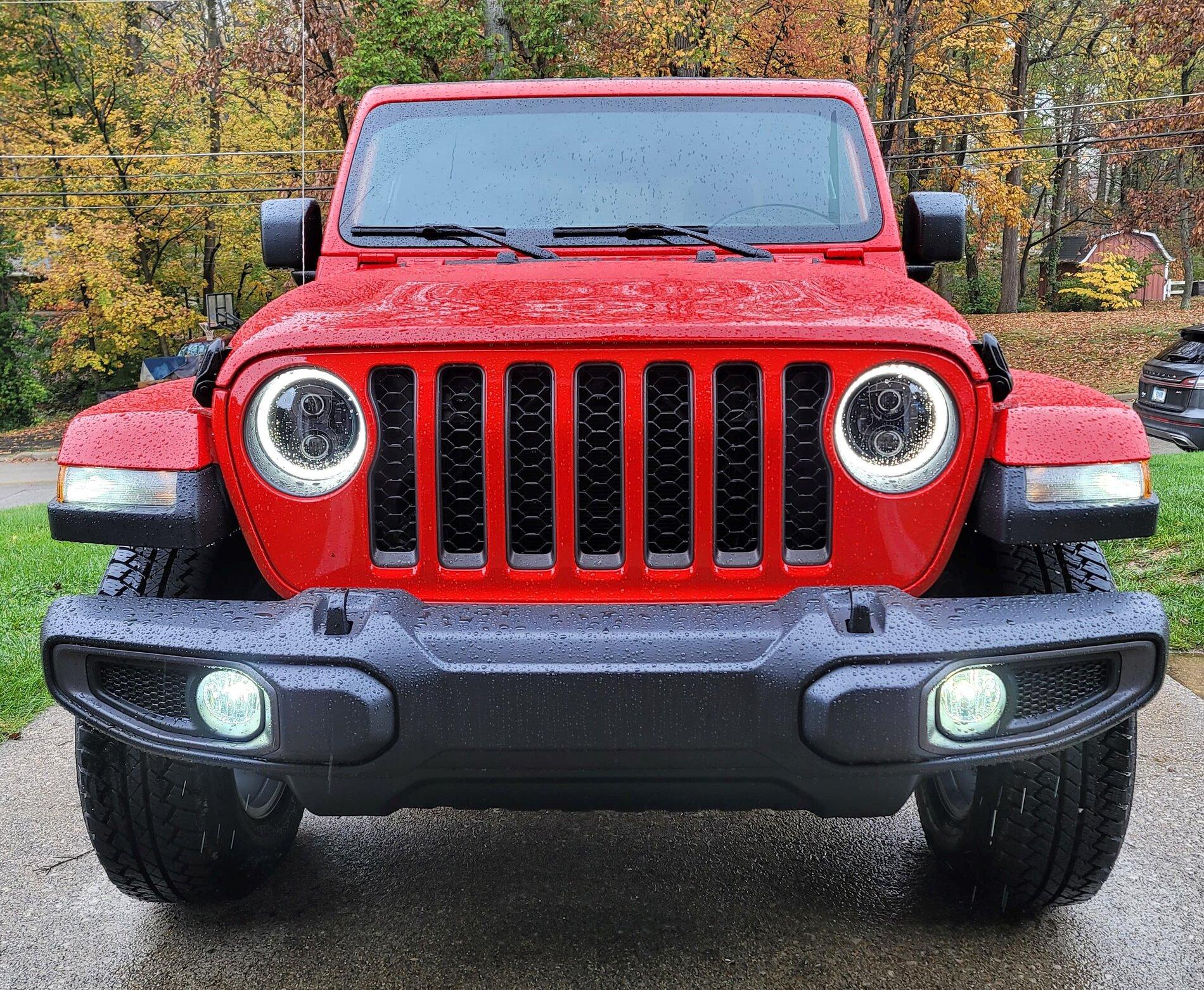 Jeep Gladiator Is the factory LED light upgrade worth it? 123923471_451429039168314_807539962496473186_n