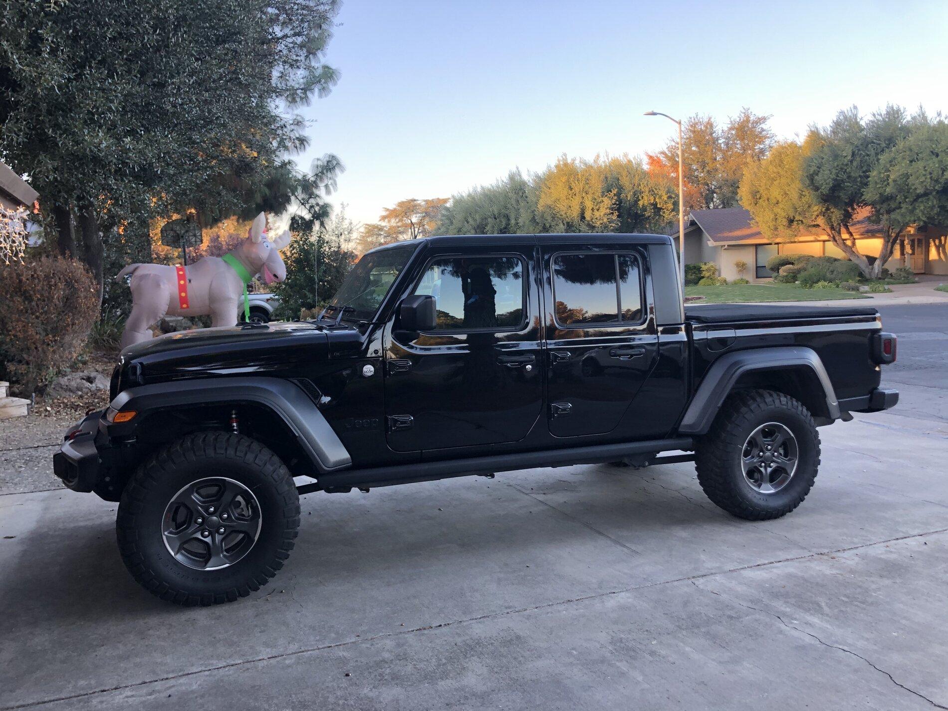 Jeep Gladiator SHOW ME YOUR WHEELS! 61F3596F-E6E2-4F2D-B77F-156C59DA42FC