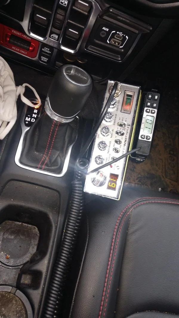 Jeep Gladiator CB/GMRS mount cbgmrs001