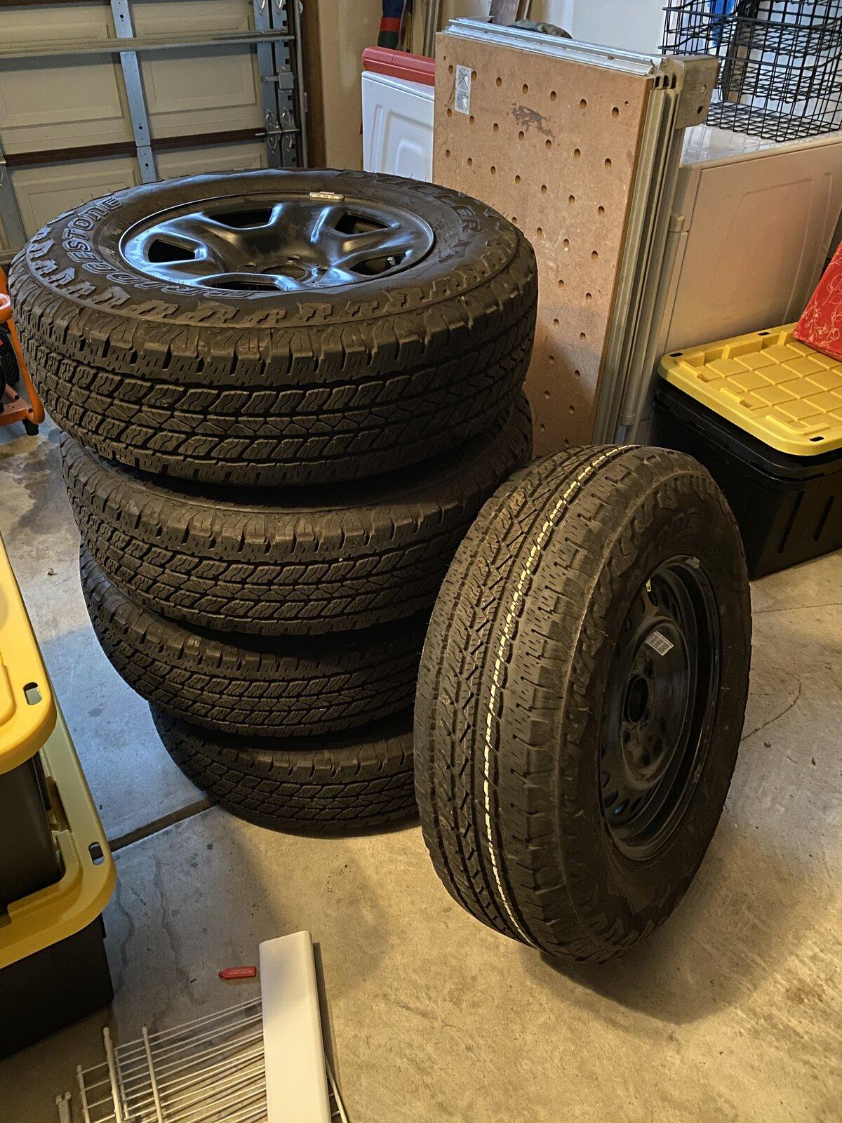 Jeep Gladiator Stock Tires For Sale 962B775F-A01C-4FDB-9C98-87C82B3670AE