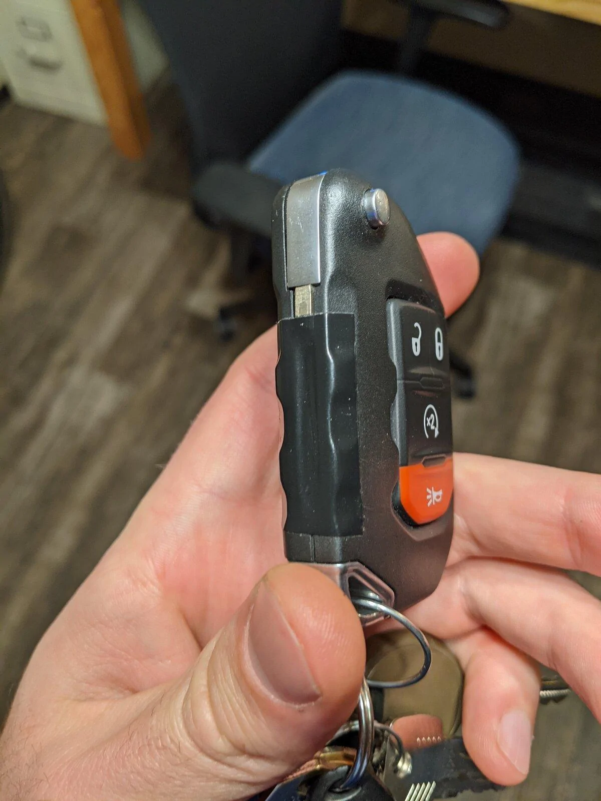Jeep Gladiator How To:  Stop the key fob key from popping open PXL_20201207_225628584.MP