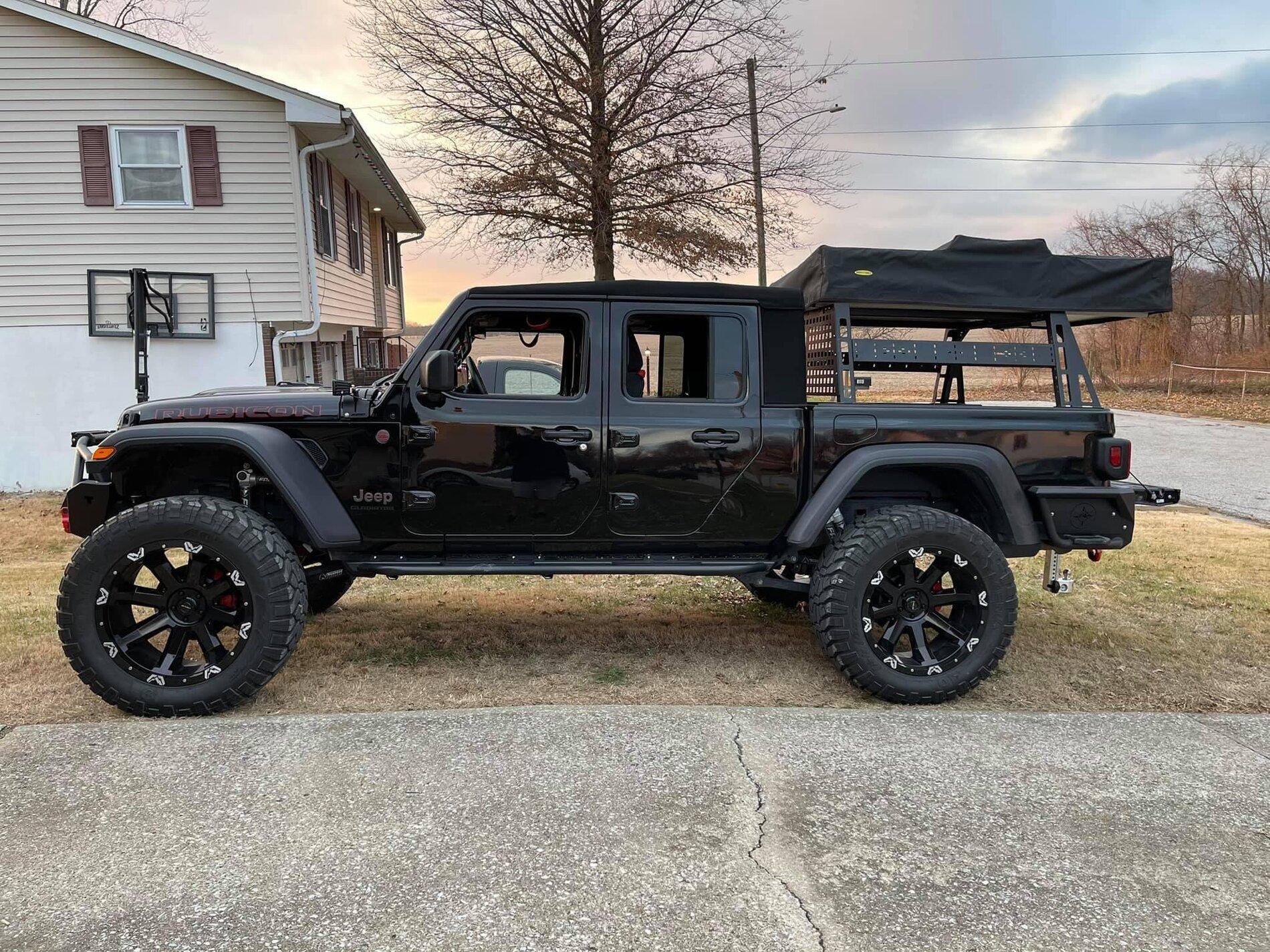 Jeep Gladiator Pics of XL RTT on full height rack AB01C09C-1E26-4777-A2F6-60158133DEB0