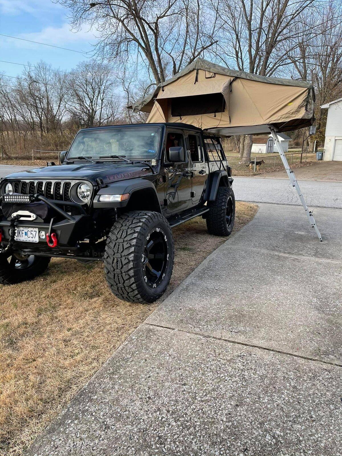 Jeep Gladiator Pics of XL RTT on full height rack 6AF2F412-8735-4C1C-9814-3836286F8A59