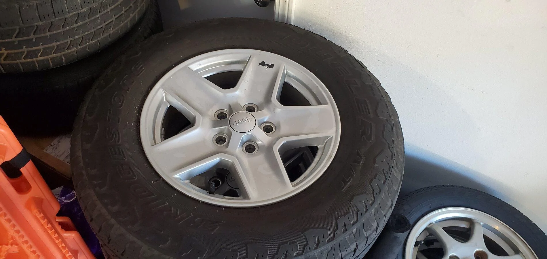 Jeep Gladiator 2020 Gladiator Sport Wheels Tires Sensors 20201207_153257