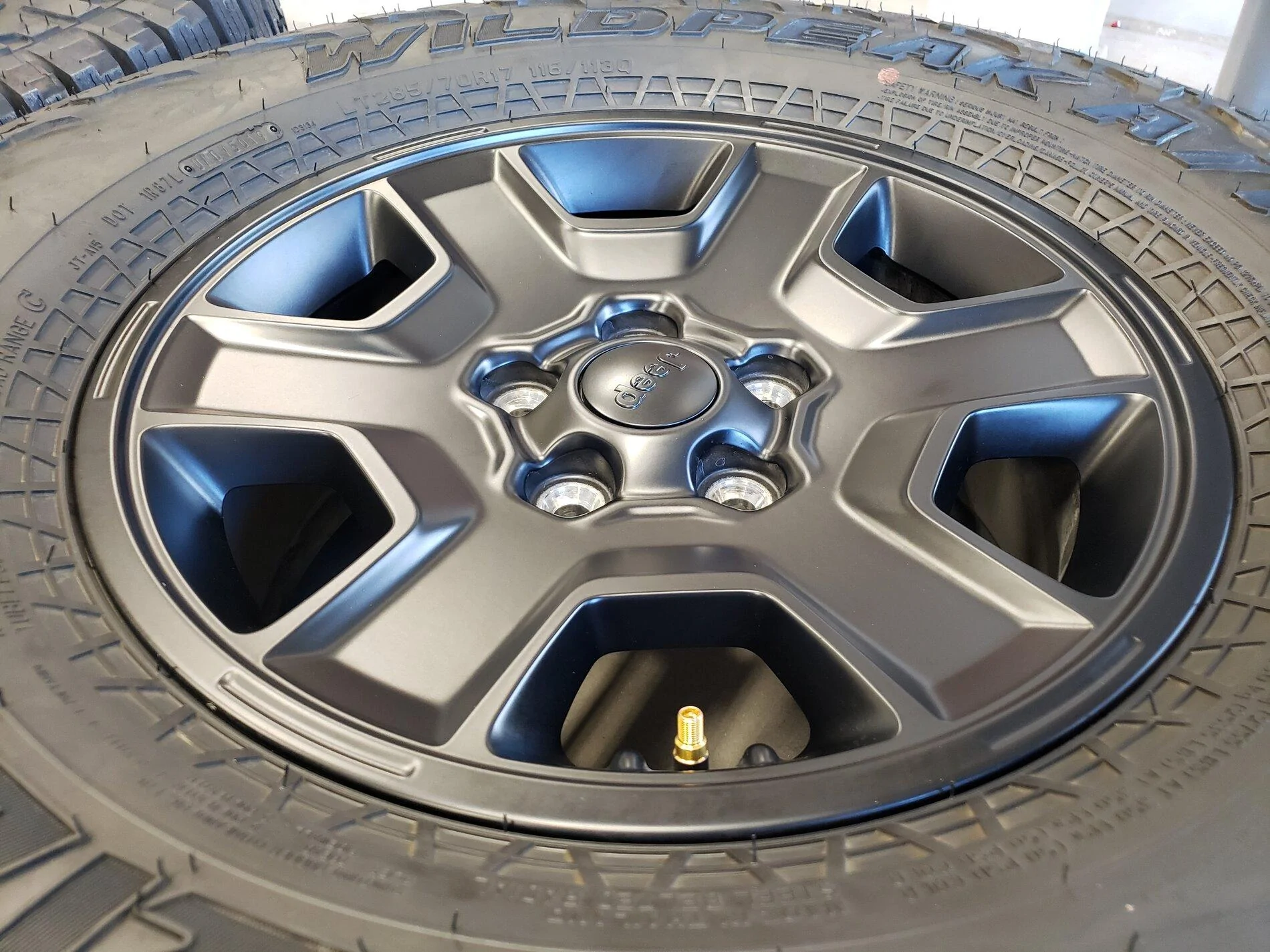 Jeep Gladiator New Mojave wheel and tire set with TPMS and spare 20201207_163728