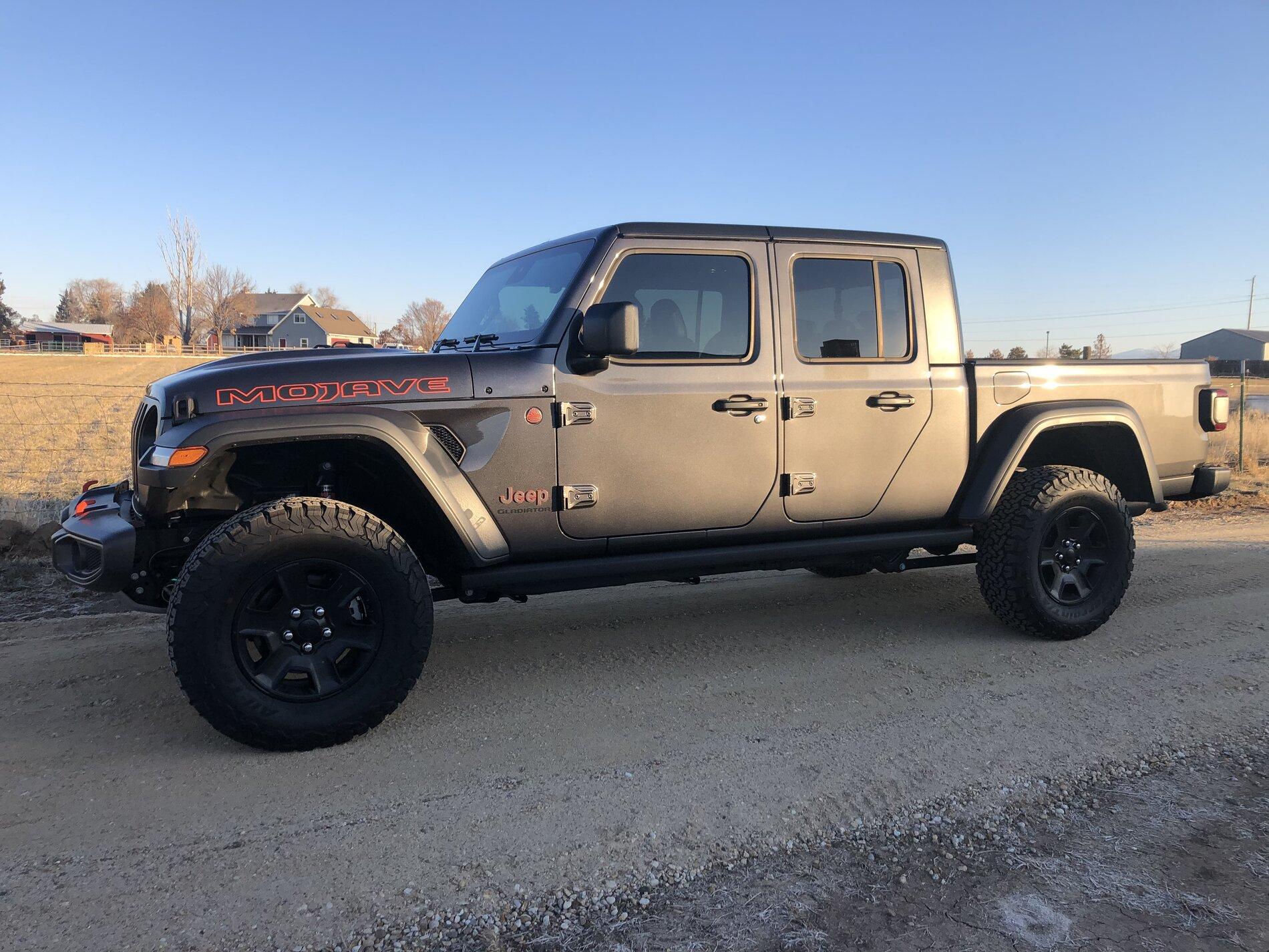 Jeep Gladiator Show me your Granite Cystal Metallic with Satin Grill BBB6714D-86CB-4B0C-884B-8CA9444342F4